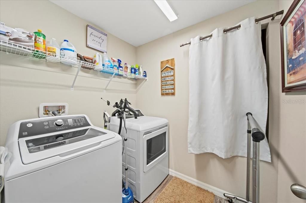 En Venta: $339,999 (4 camas, 2 baños, 1848 Pies cuadrados)