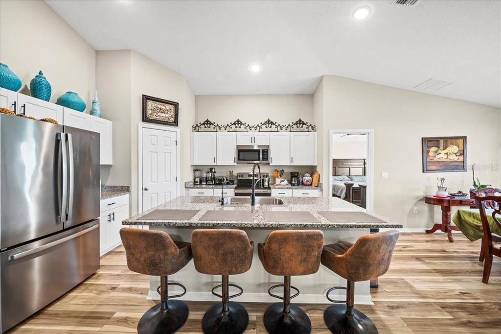 En Venta: $339,999 (4 camas, 2 baños, 1848 Pies cuadrados)