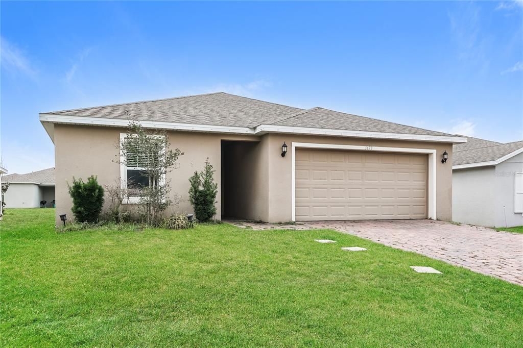 For Sale: $275,000 (4 beds, 2 baths, 1599 Square Feet)