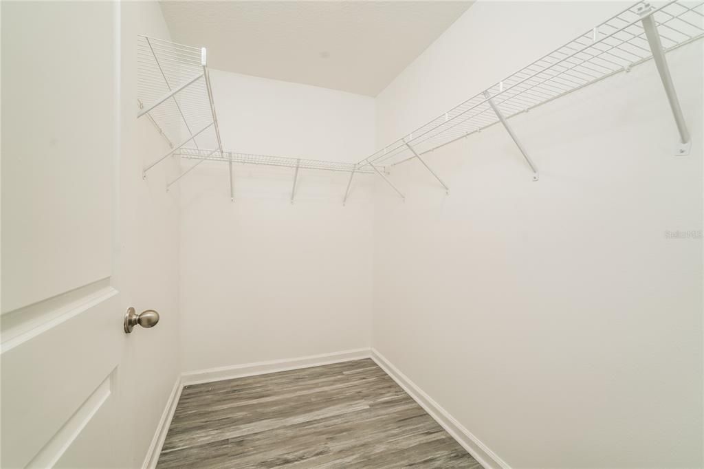 For Sale: $275,000 (4 beds, 2 baths, 1599 Square Feet)