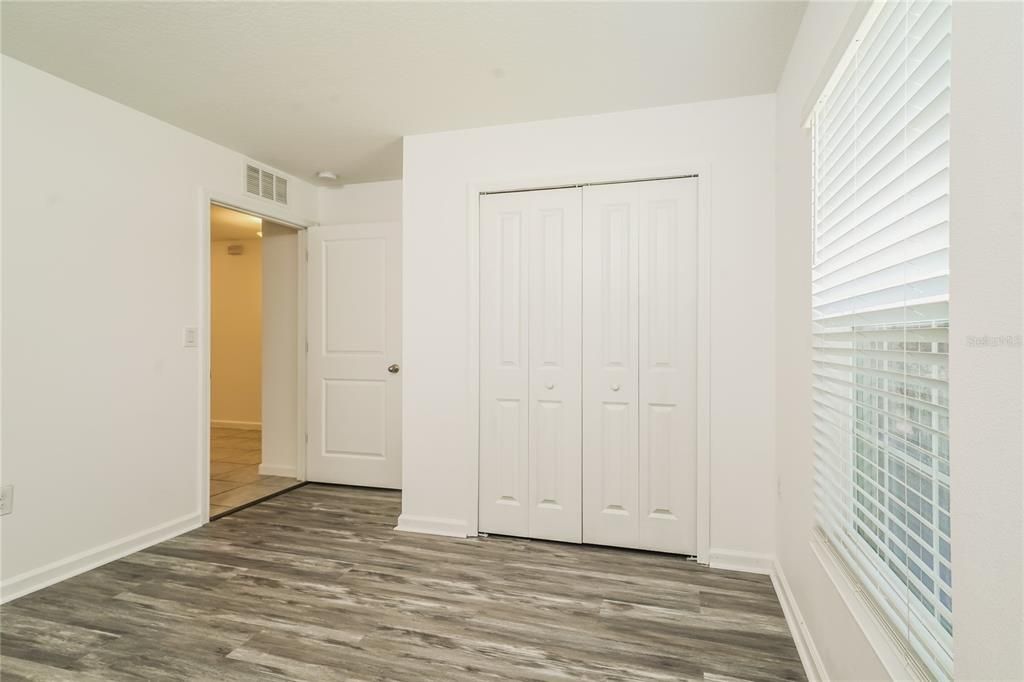 For Sale: $275,000 (4 beds, 2 baths, 1599 Square Feet)