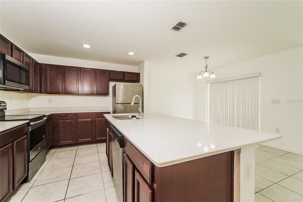 For Sale: $275,000 (4 beds, 2 baths, 1599 Square Feet)