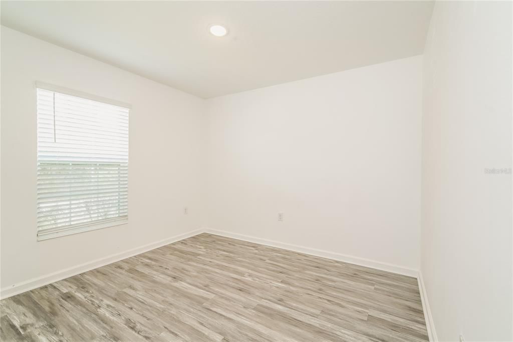 For Sale: $275,000 (4 beds, 2 baths, 1599 Square Feet)