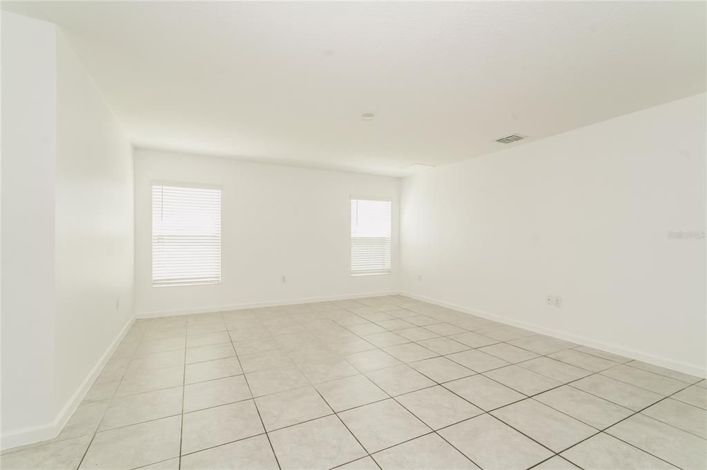 For Sale: $275,000 (4 beds, 2 baths, 1599 Square Feet)