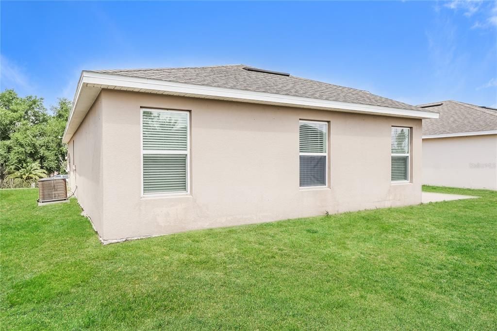 For Sale: $275,000 (4 beds, 2 baths, 1599 Square Feet)