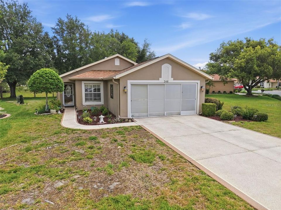 Active With Contract: $240,000 (2 beds, 2 baths, 1361 Square Feet)