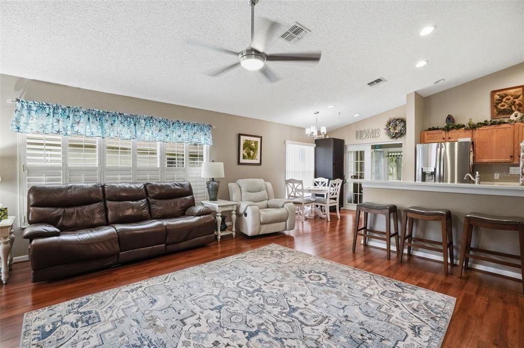Active With Contract: $240,000 (2 beds, 2 baths, 1361 Square Feet)