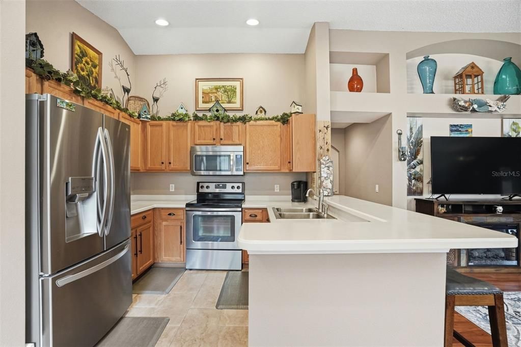 Active With Contract: $240,000 (2 beds, 2 baths, 1361 Square Feet)