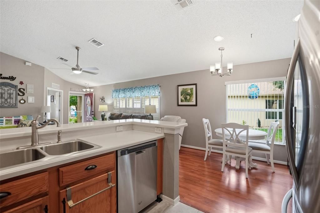 Active With Contract: $240,000 (2 beds, 2 baths, 1361 Square Feet)
