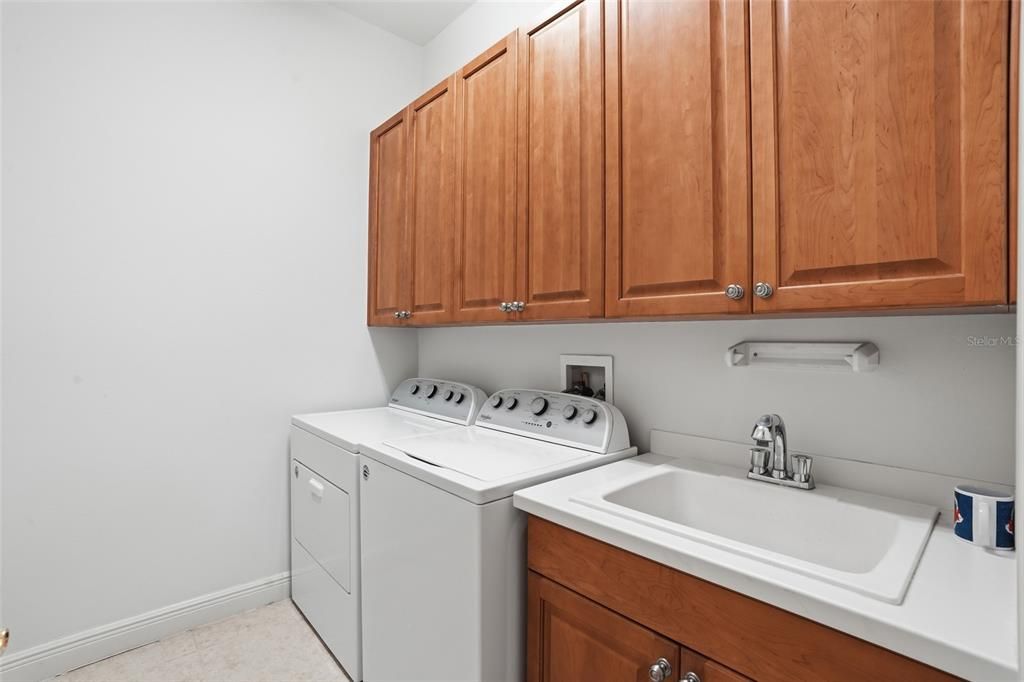 For Sale: $699,000 (3 beds, 3 baths, 3080 Square Feet)