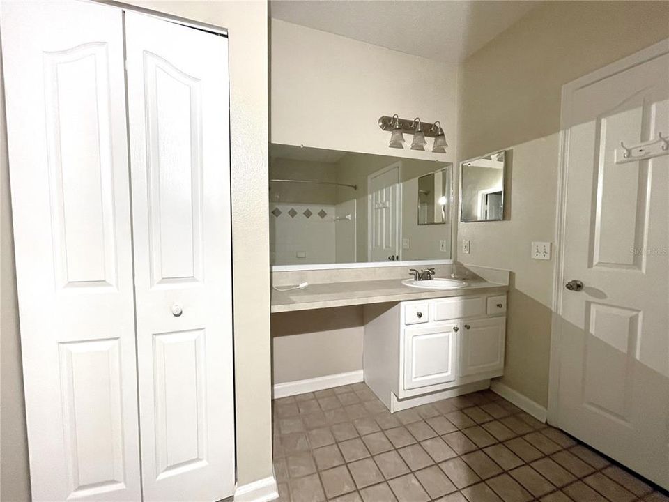 For Sale: $285,000 (2 beds, 2 baths, 1214 Square Feet)