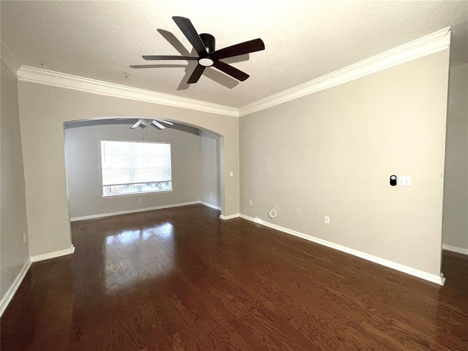 For Sale: $285,000 (2 beds, 2 baths, 1214 Square Feet)