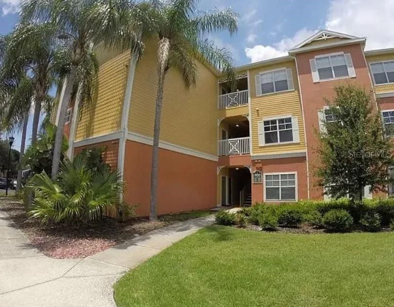 For Sale: $285,000 (2 beds, 2 baths, 1214 Square Feet)