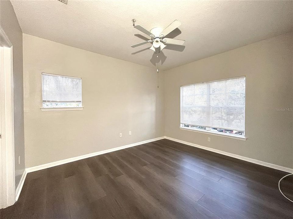 For Sale: $285,000 (2 beds, 2 baths, 1214 Square Feet)