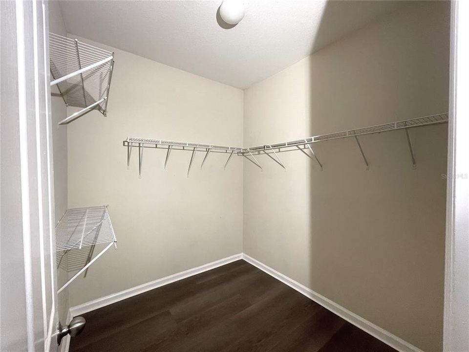 For Sale: $285,000 (2 beds, 2 baths, 1214 Square Feet)