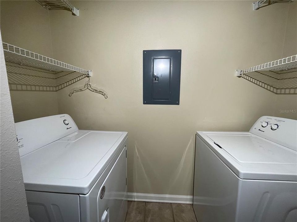 For Sale: $285,000 (2 beds, 2 baths, 1214 Square Feet)