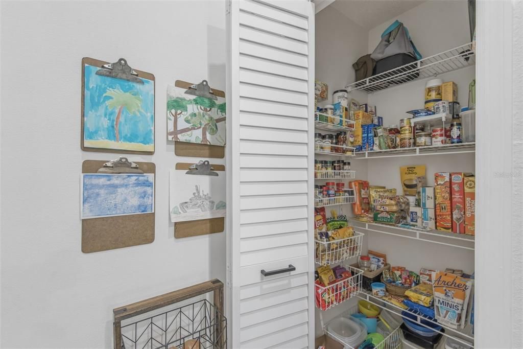 На продажу: $380,000 (4 спален, 2 ванн, 1782 Квадратных фут)