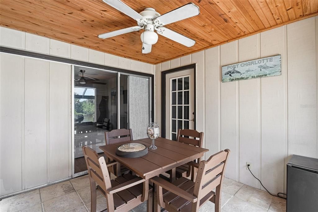 For Sale: $588,000 (3 beds, 2 baths, 1577 Square Feet)