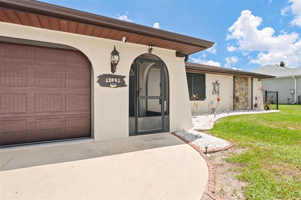 For Sale: $588,000 (3 beds, 2 baths, 1577 Square Feet)