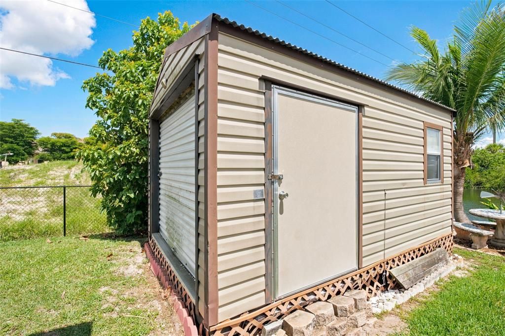For Sale: $588,000 (3 beds, 2 baths, 1577 Square Feet)