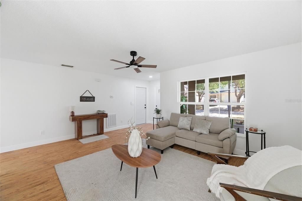 Active With Contract: $299,000 (3 beds, 2 baths, 1318 Square Feet)