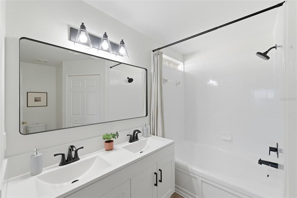 Active With Contract: $299,000 (3 beds, 2 baths, 1318 Square Feet)