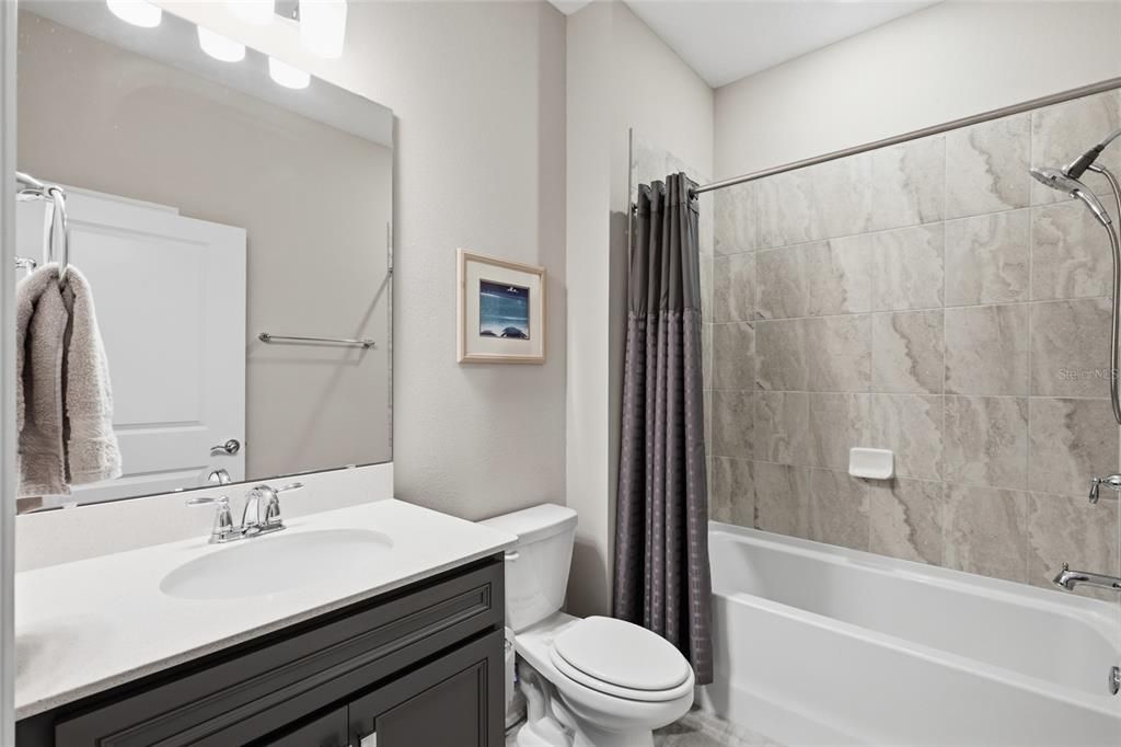 Activo con contrato: $449,995 (4 camas, 3 baños, 2175 Pies cuadrados)