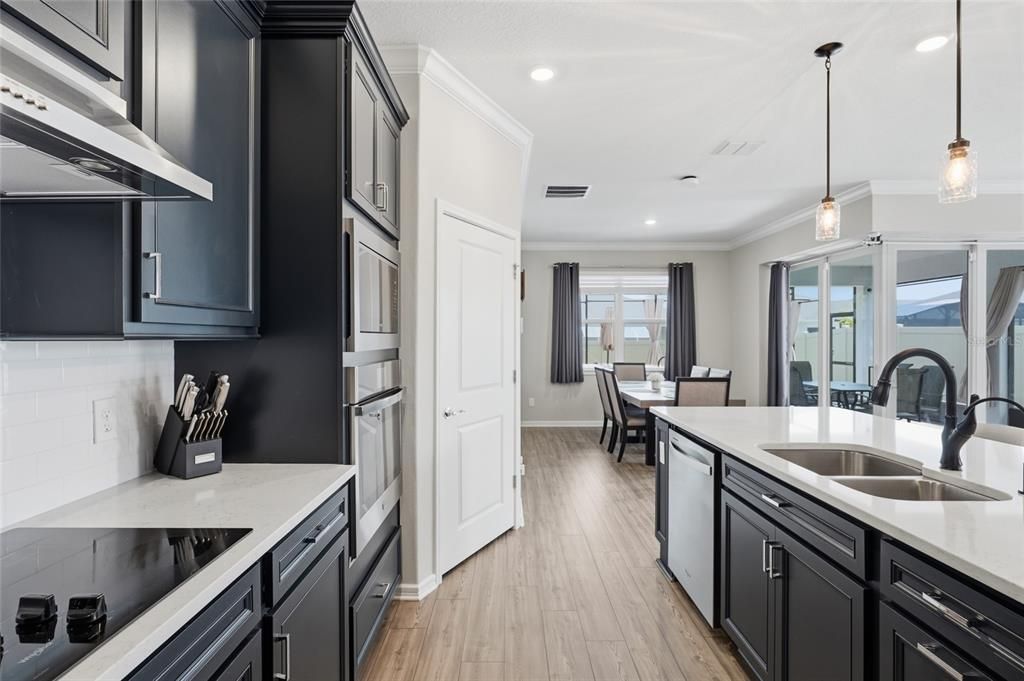 Activo con contrato: $449,995 (4 camas, 3 baños, 2175 Pies cuadrados)