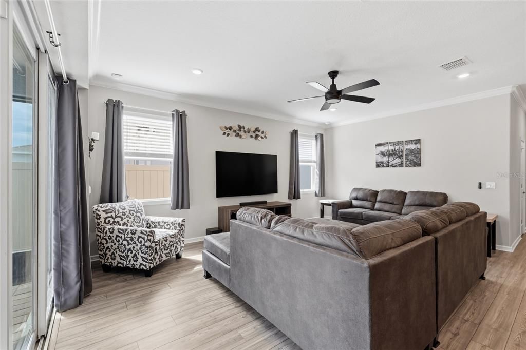 Activo con contrato: $449,995 (4 camas, 3 baños, 2175 Pies cuadrados)