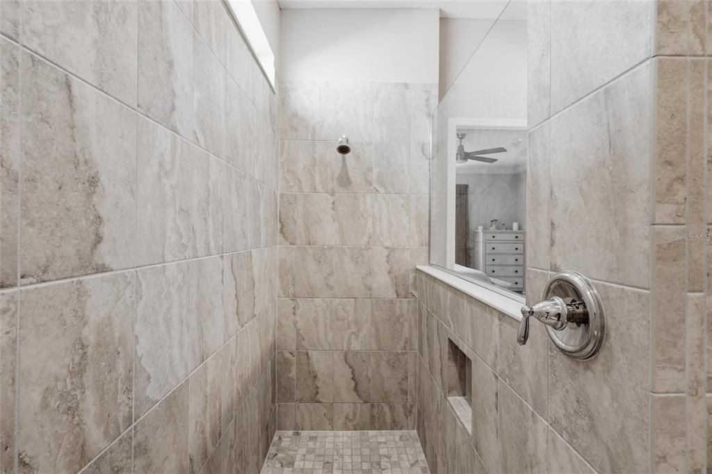 Activo con contrato: $449,995 (4 camas, 3 baños, 2175 Pies cuadrados)