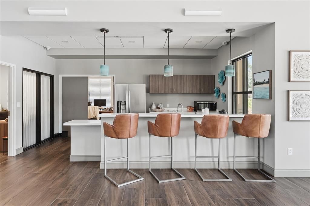 Activo con contrato: $449,995 (4 camas, 3 baños, 2175 Pies cuadrados)