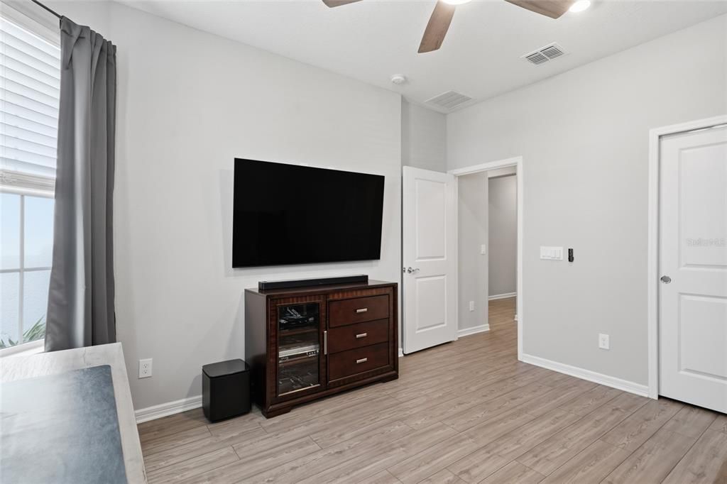 Activo con contrato: $449,995 (4 camas, 3 baños, 2175 Pies cuadrados)