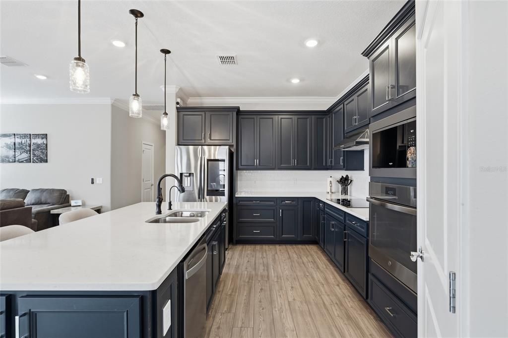 Activo con contrato: $449,995 (4 camas, 3 baños, 2175 Pies cuadrados)