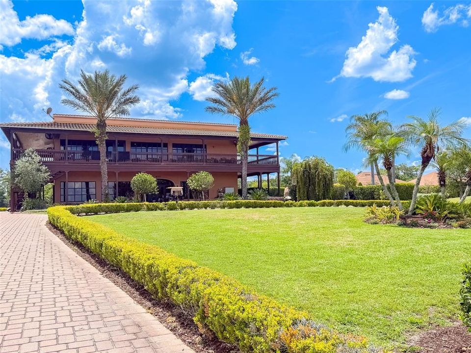 For Sale: $549,500 (3 beds, 2 baths, 2606 Square Feet)