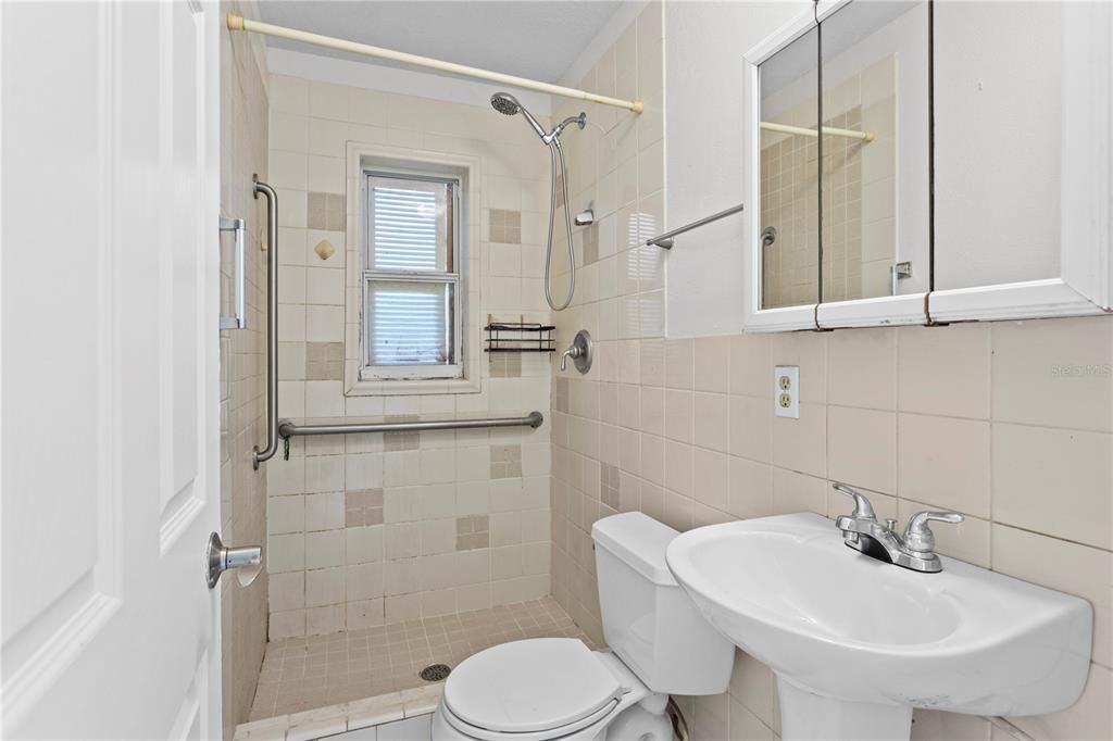 For Sale: $399,000 (4 beds, 3 baths, 1591 Square Feet)