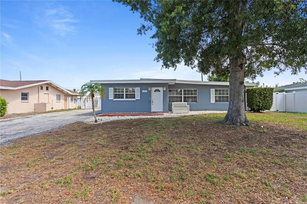 For Sale: $399,000 (4 beds, 3 baths, 1591 Square Feet)