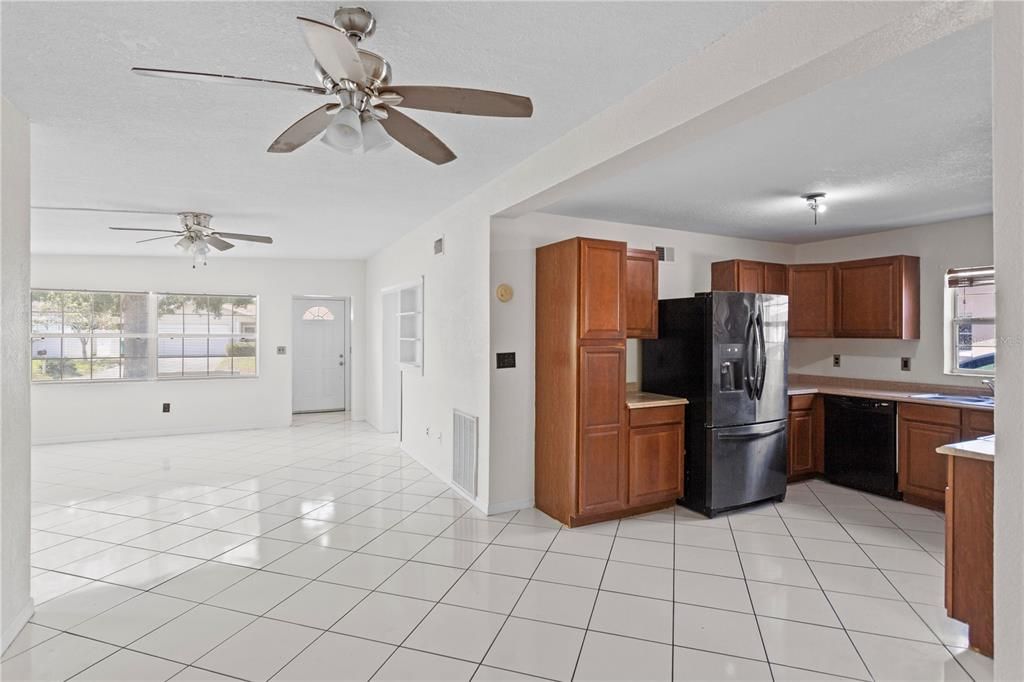 For Sale: $399,000 (4 beds, 3 baths, 1591 Square Feet)