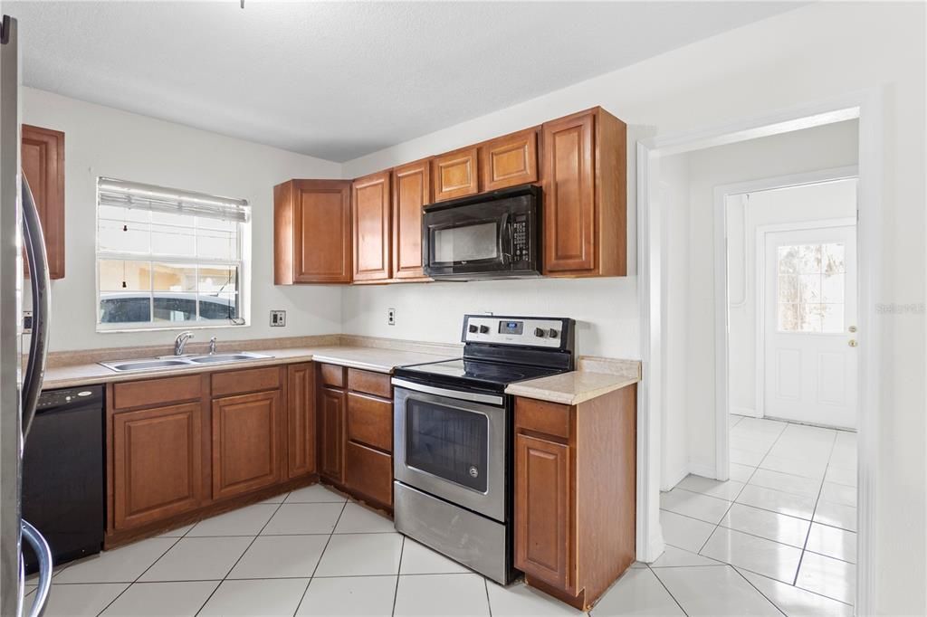 For Sale: $399,000 (4 beds, 3 baths, 1591 Square Feet)