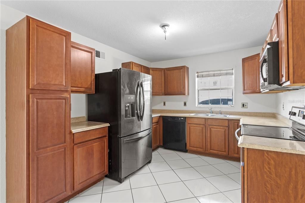 For Sale: $399,000 (4 beds, 3 baths, 1591 Square Feet)