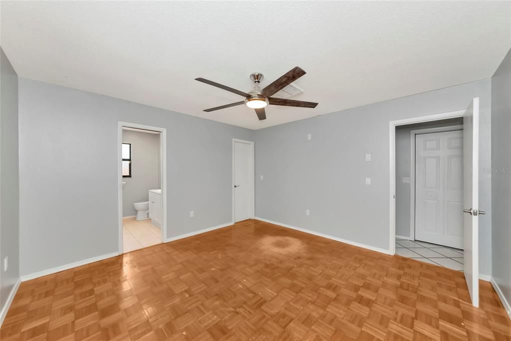 For Sale: $339,900 (2 beds, 2 baths, 1092 Square Feet)