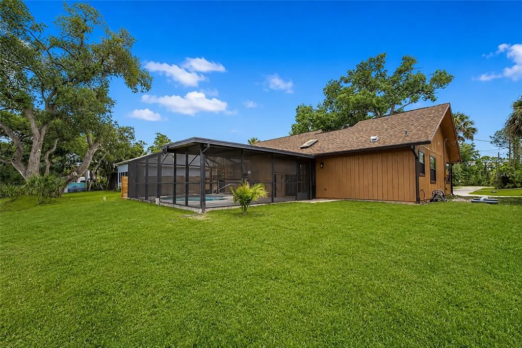 For Sale: $339,900 (2 beds, 2 baths, 1092 Square Feet)