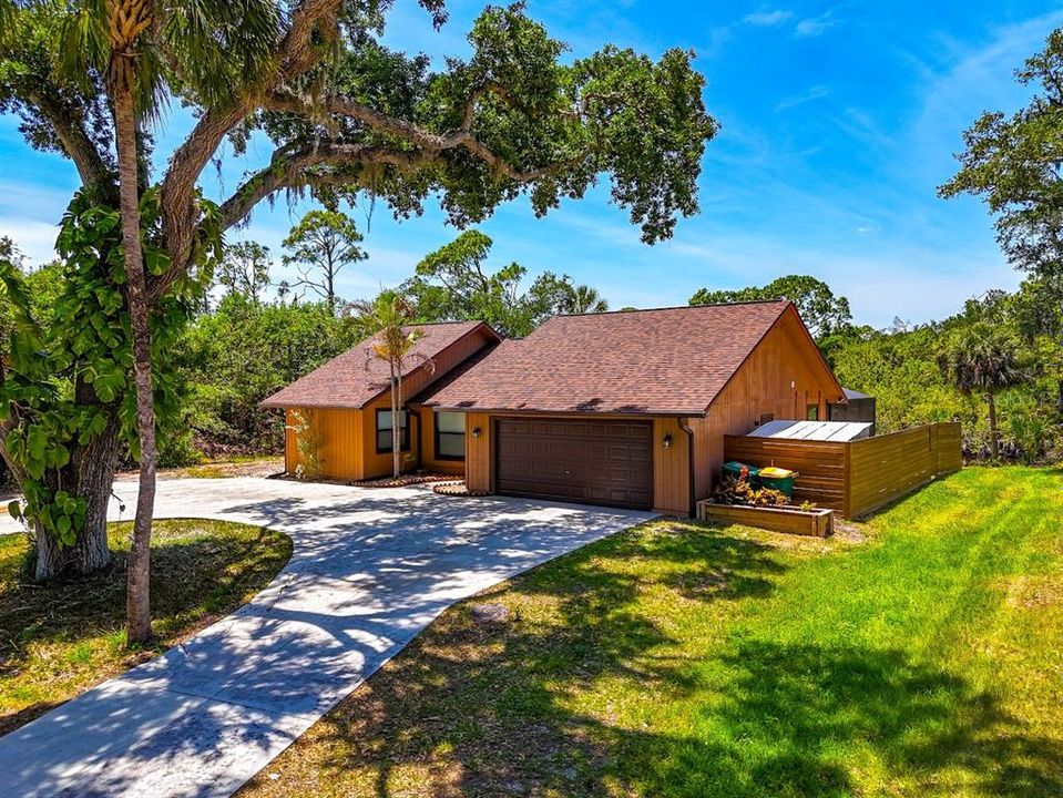 For Sale: $339,900 (2 beds, 2 baths, 1092 Square Feet)