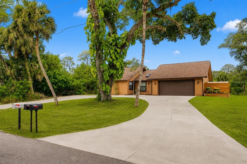 For Sale: $339,900 (2 beds, 2 baths, 1092 Square Feet)