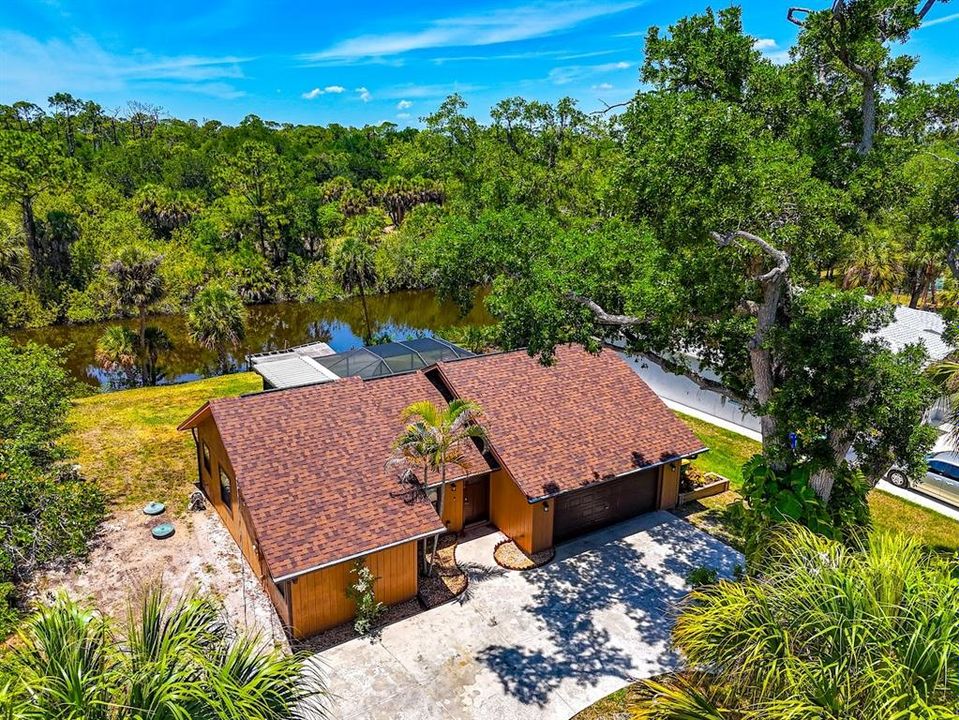For Sale: $339,900 (2 beds, 2 baths, 1092 Square Feet)