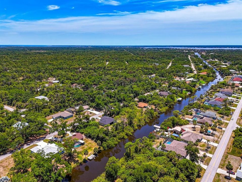 For Sale: $339,900 (2 beds, 2 baths, 1092 Square Feet)