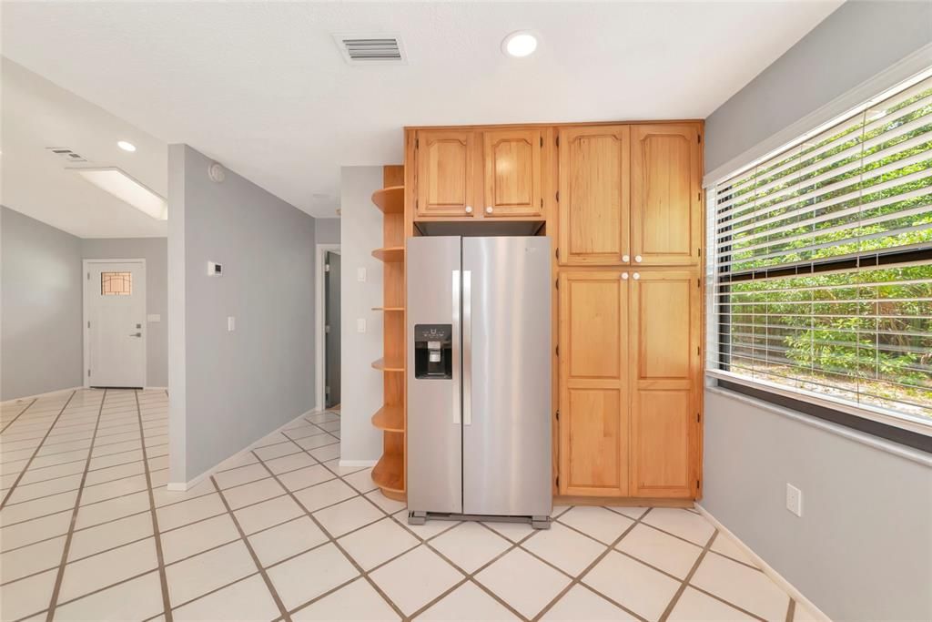 For Sale: $339,900 (2 beds, 2 baths, 1092 Square Feet)