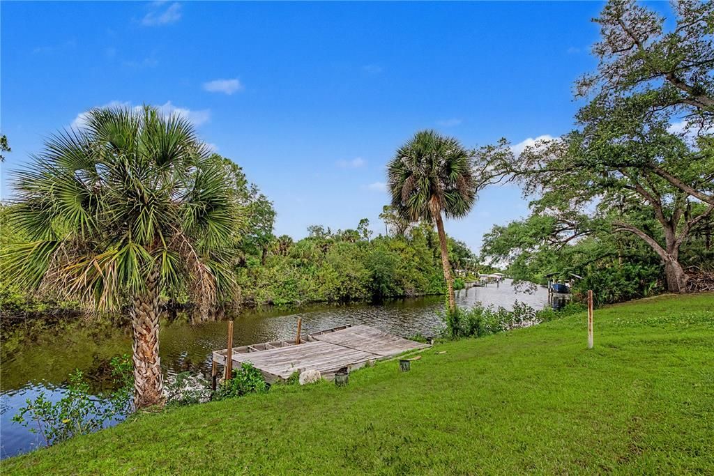 For Sale: $339,900 (2 beds, 2 baths, 1092 Square Feet)