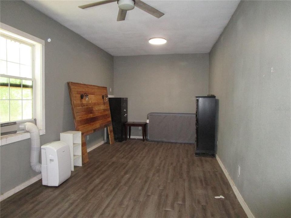 En Venta: $400,000 (3 camas, 2 baños, 2400 Pies cuadrados)