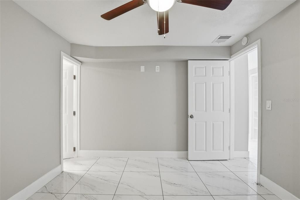 For Sale: $278,600 (2 beds, 1 baths, 1152 Square Feet)