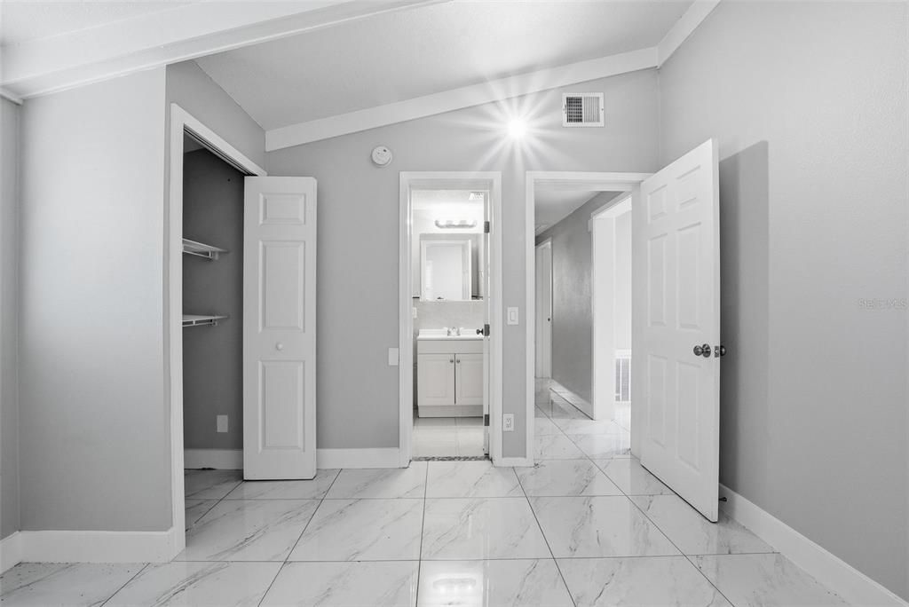 For Sale: $278,600 (2 beds, 1 baths, 1152 Square Feet)